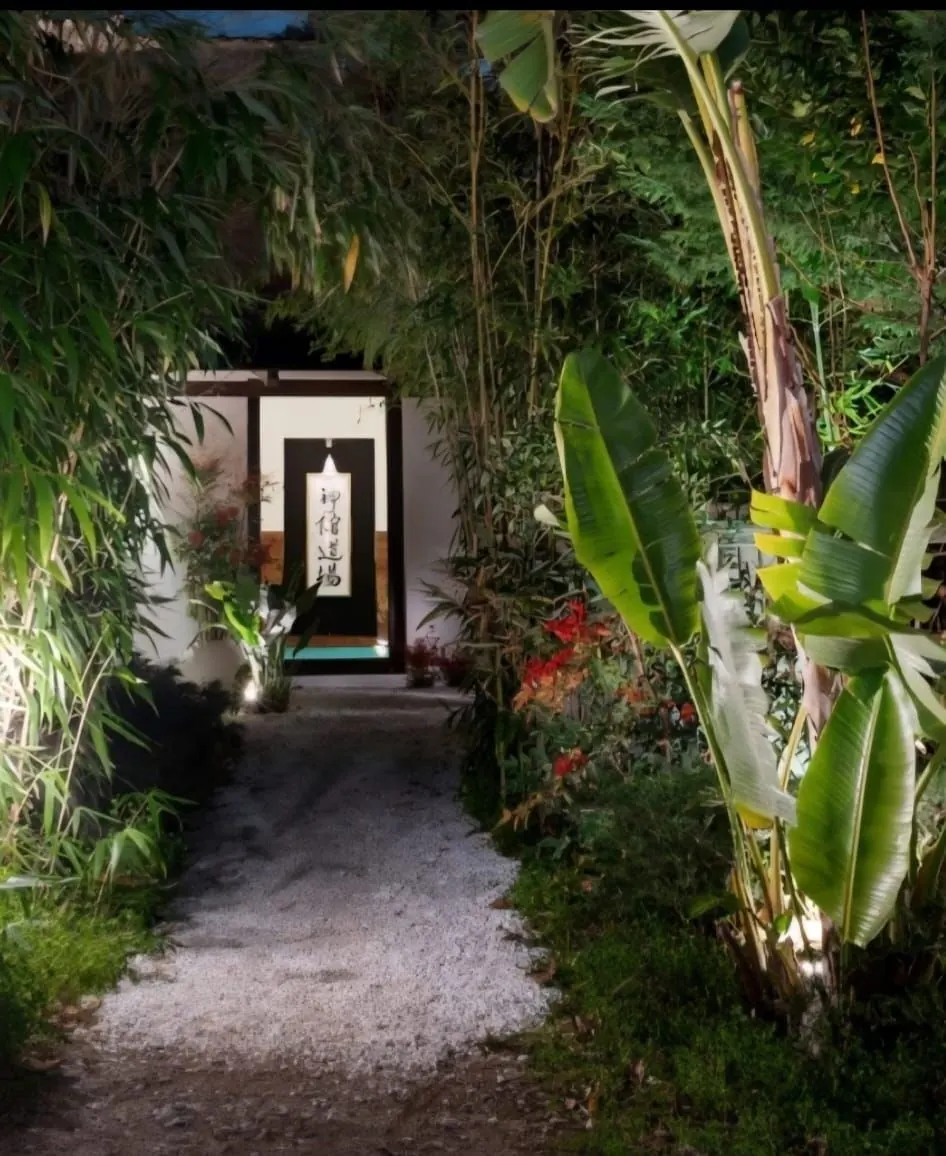 Il sentiero d'ingresso